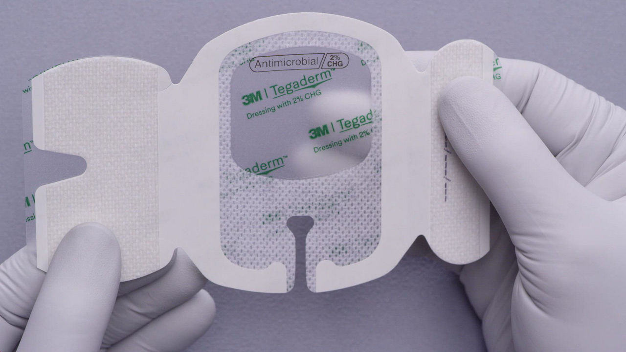 IV Advanced Dressing, 2-3/4" x 3-3/8", 25/bx, 4 bx/cs (Continental US+HI Only)