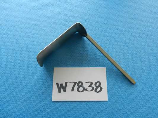 Kelly Blade, Bookwalter Retractor, 2 in x 5 in, Reusable, Latex-Free (LF) (US Only) (Not Available For Sale into Canada)