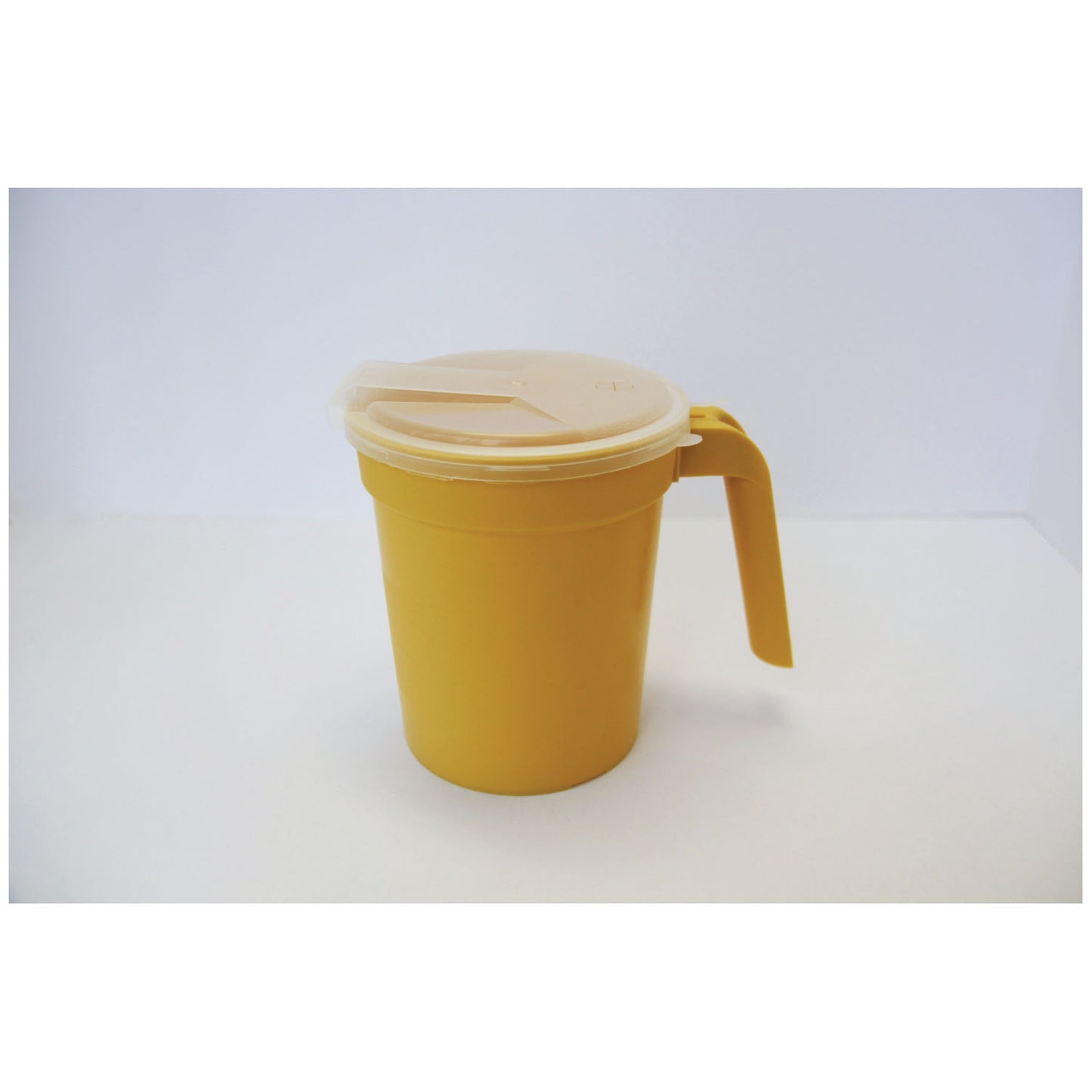 Pitcher, with Straw Port Lid, Gold, 100/cs