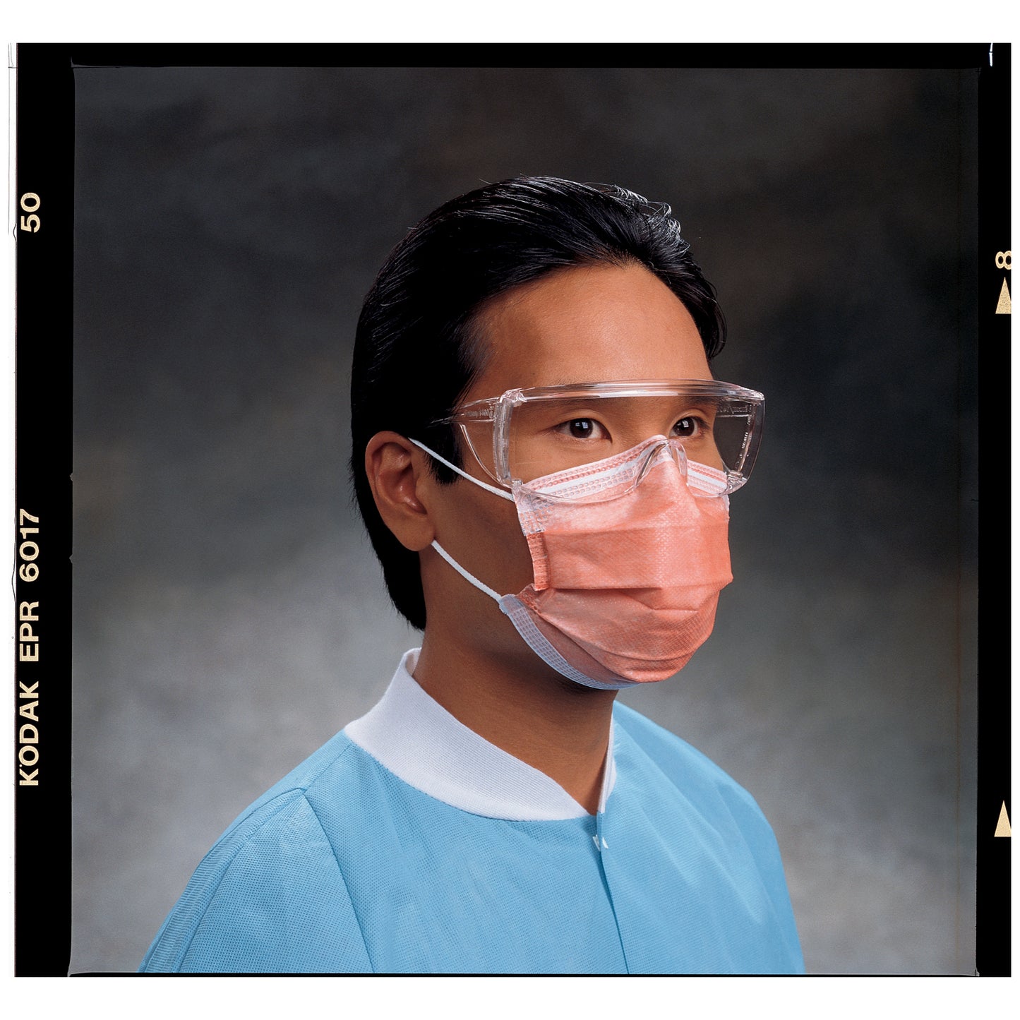 Fluidshield Fog-Free Procedure Mask with Earloops, Level 3, Orange, 40/pkg, 10 pkg/cs (US Only)