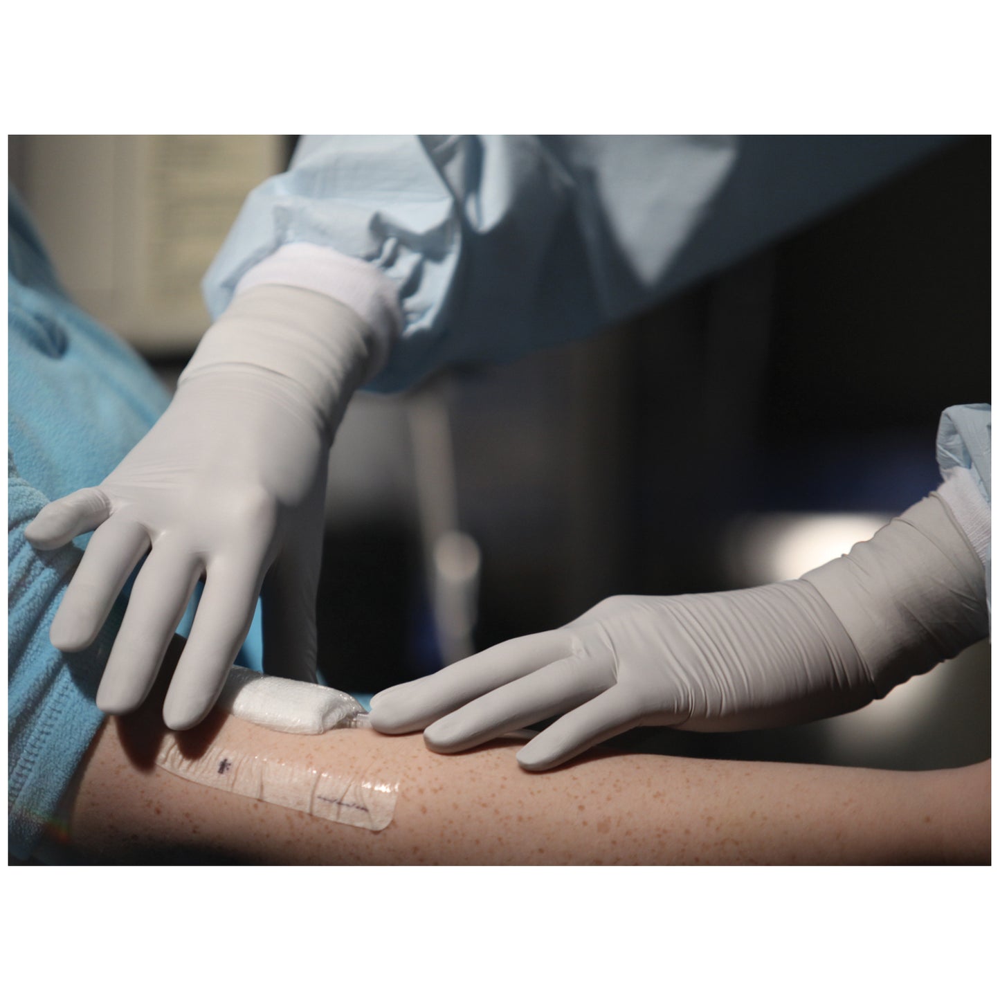 Exam Glove, Medium, 200/bx, 10 bx/cs (60 cs/plt) (US Only)