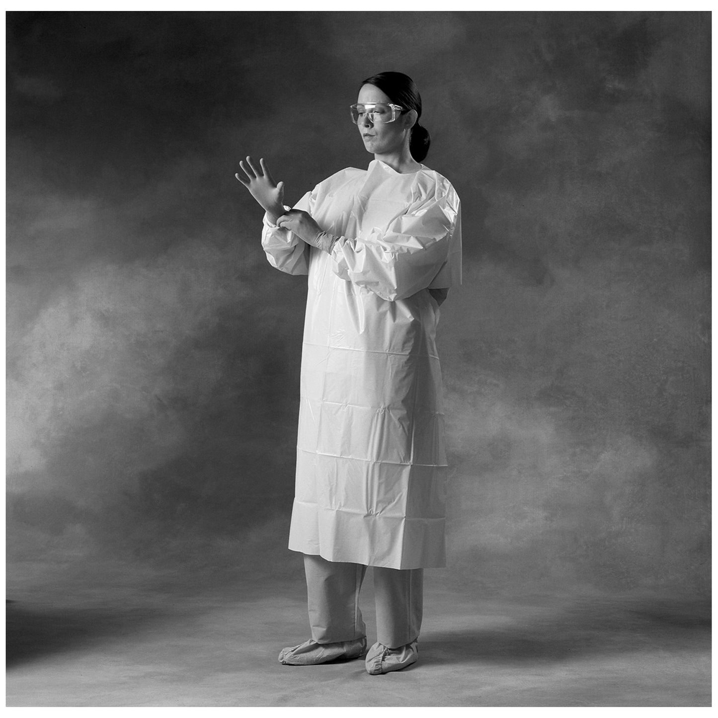 Impervious Gown, Blue, Universal, 15/bx, 5 bx/cs (US Only) (Item is on Manufacturer backorder with an expected release in March of 2024 - Recommended replacement is 77765XL)