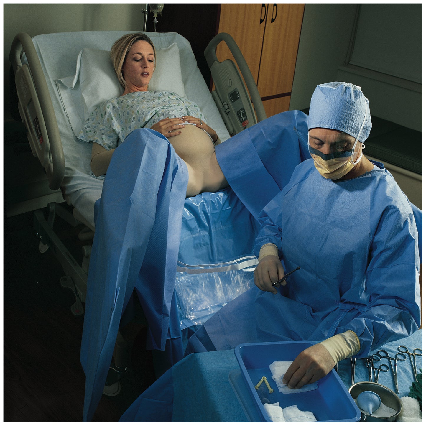 Leggings, 31" x 48", 6" Cuff, Sterile, 52/cs (US Only)