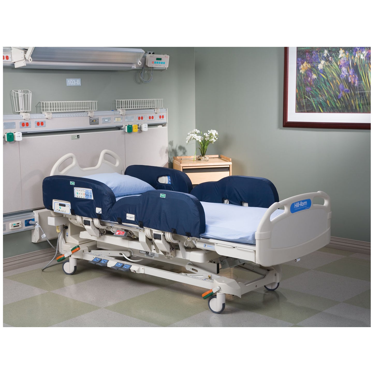 VersaCare Med/Surg Beds, Upper, 31 1/2"L x 11 1/2"W x 2 1/2"H, Lower, 34 1/2"L x 10 1/2"W x 2 1/2"H, 4/set (Continental US + HI Only)