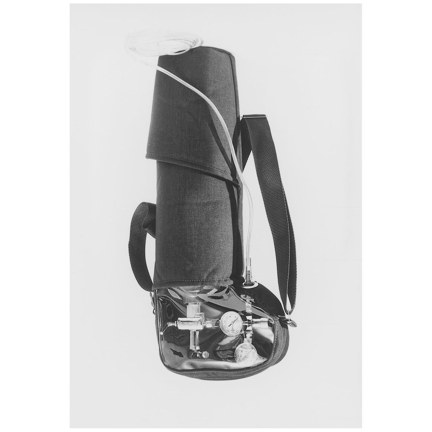 416 Liter Aluminum Oxygen Kit, "D" Cylinder, Empty, 1502E Cylinder, 1335 Adj. Flow Regulator (2-8 LPM), Nasal Cannula, 1509 Shoulder Bag