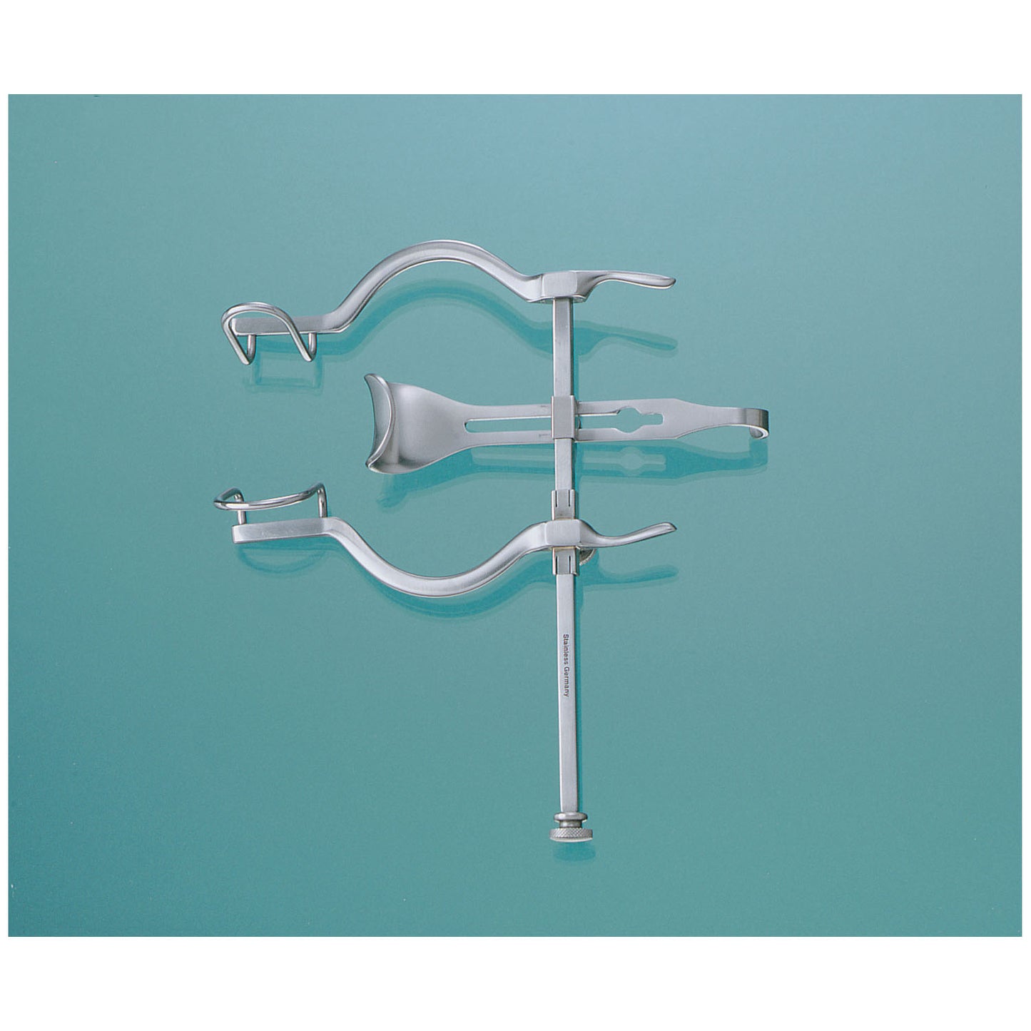 Pediatric Abdominal Retractor, 4" Spread, Fenestrated Side Blades & Solid Center Blade 1"D, Light Pattern