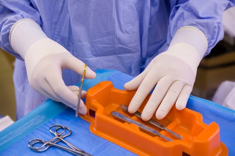 Stretch-A-Tray Transfer Tray, Extendable, Hands-Free, Adhesive Strip, Non-Sterile, 15/bg, 4 bg/cs (US Only)