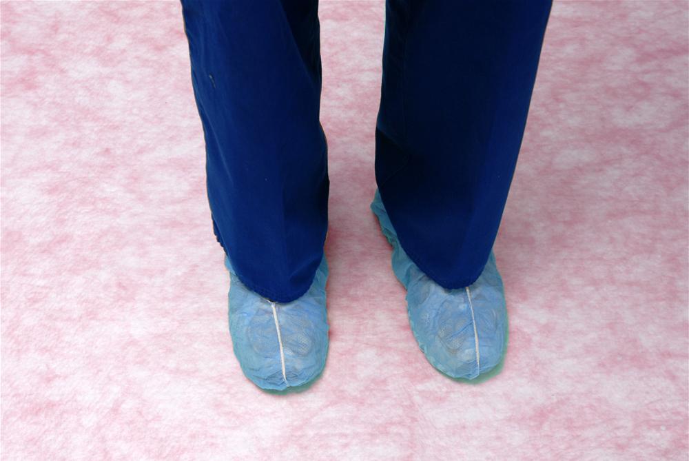 Floor Mat, w/out Fluid Barrier Backing, Pink, High Level of Fluid, 28" x 40", 30/cs (US Only) (Not Available For Sale into Canada)