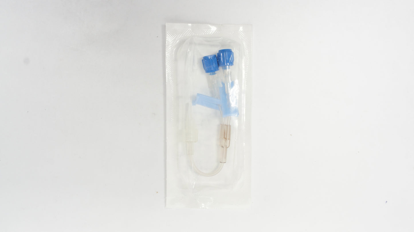 Central Line Dressing Change Kit Includes:  One (1) Tegaderm w/CHG 3.5 x 4.5; One (1) Anti: No Sting Swab 3ml; Two (2) Applicators, Chloraprep 3ml;  One (1) Pair Nitrile Med Powder-Free (PF) Purple Wal Glove; One (1) 17 x 19 Blue/White Wrap; One (1) Anti: Hand Sanitizer 1.2ml