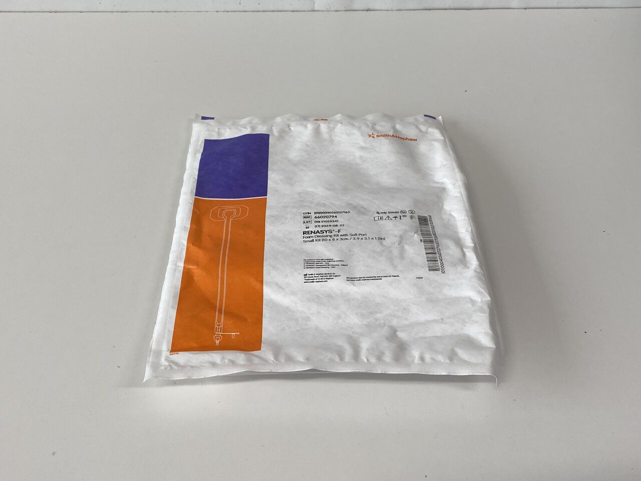 Hydrophobic Dressing w/Soft Port, Small, Polyurethane Foam, 1/bx, 5 bx/cs (63 cs/plt) (US Only)