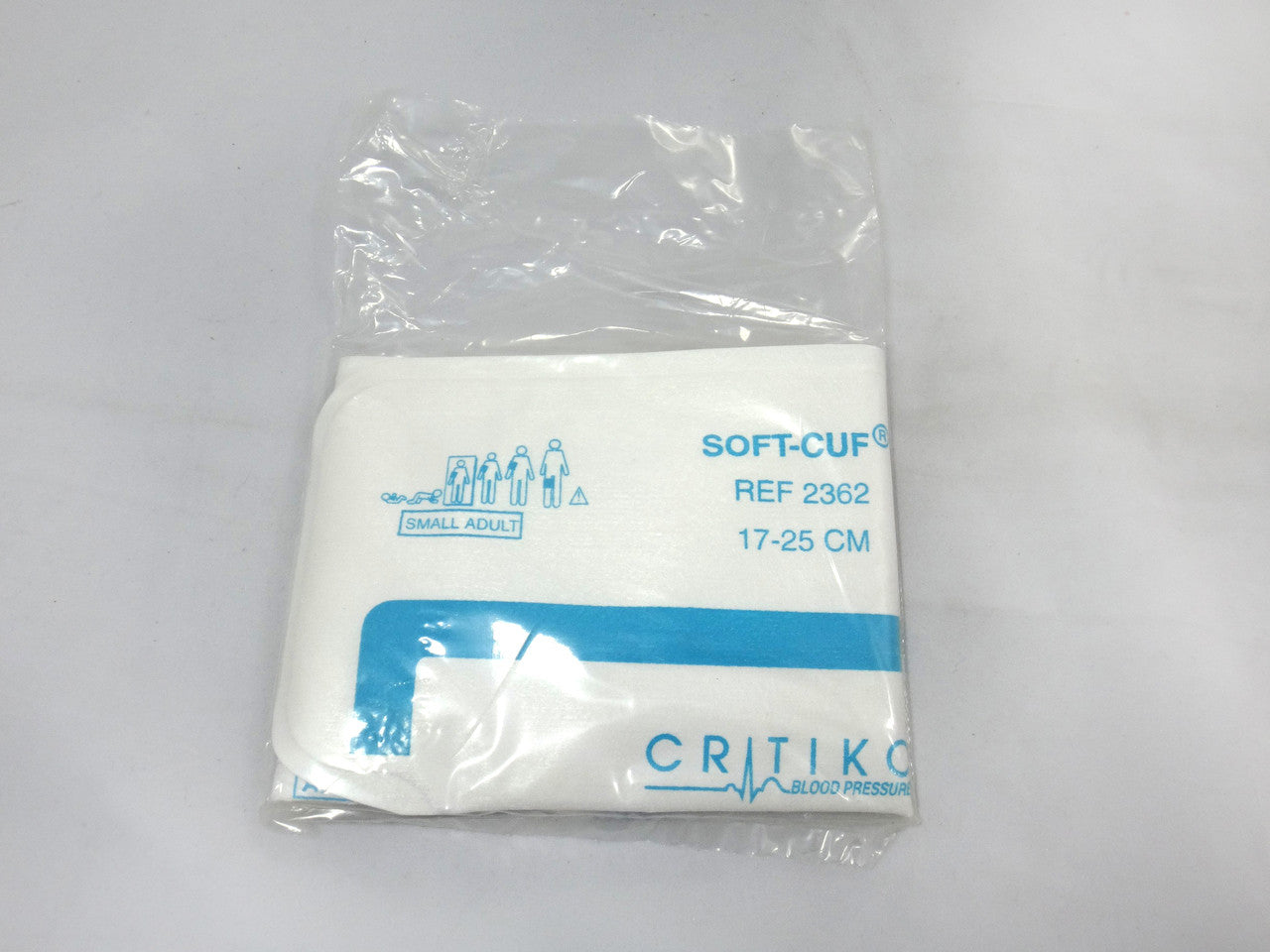 Cuff, Small Adult, 1-Tube, Bayonet, Lt. Blue/ White, 17-25cm, 20/bx (Continental US Only)