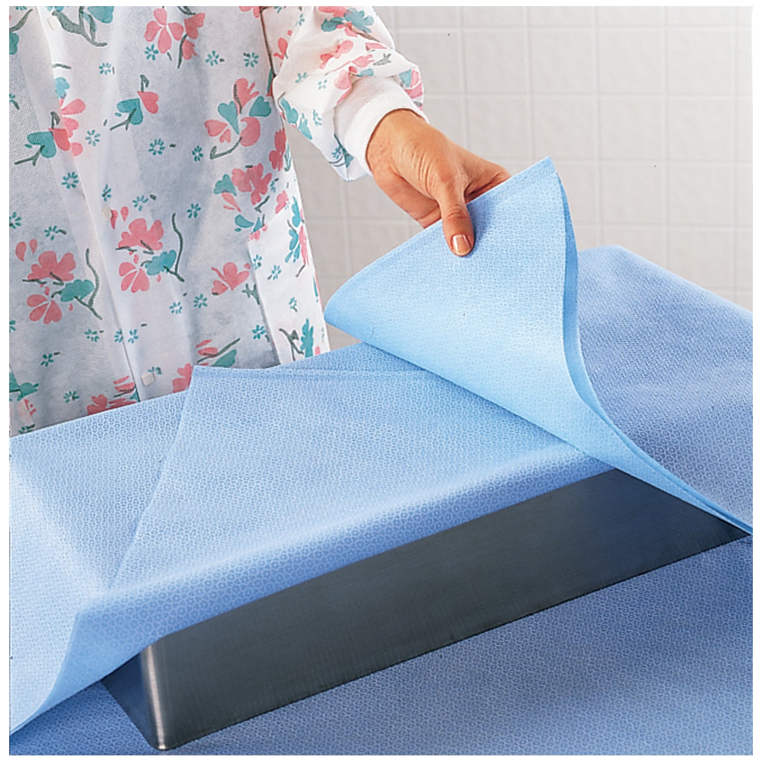 H100, Regular Sterilization Wrap, 24" x 24", 250/pk, 2 pk/cs (US Only)