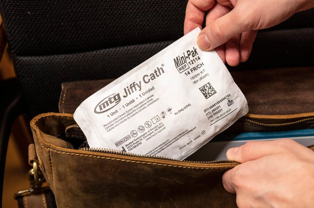 MTG Jiffy Cath 16FR Closed System 16" Straight Cathether with Introducer Tip and a 1500mL Collection Bag in a Pocket-Sized Package (Contains: two vinyl gloves, one underpad, one gauze, one clear (BZK) cleansing wipe, and one privacy bag), 100ea/cs