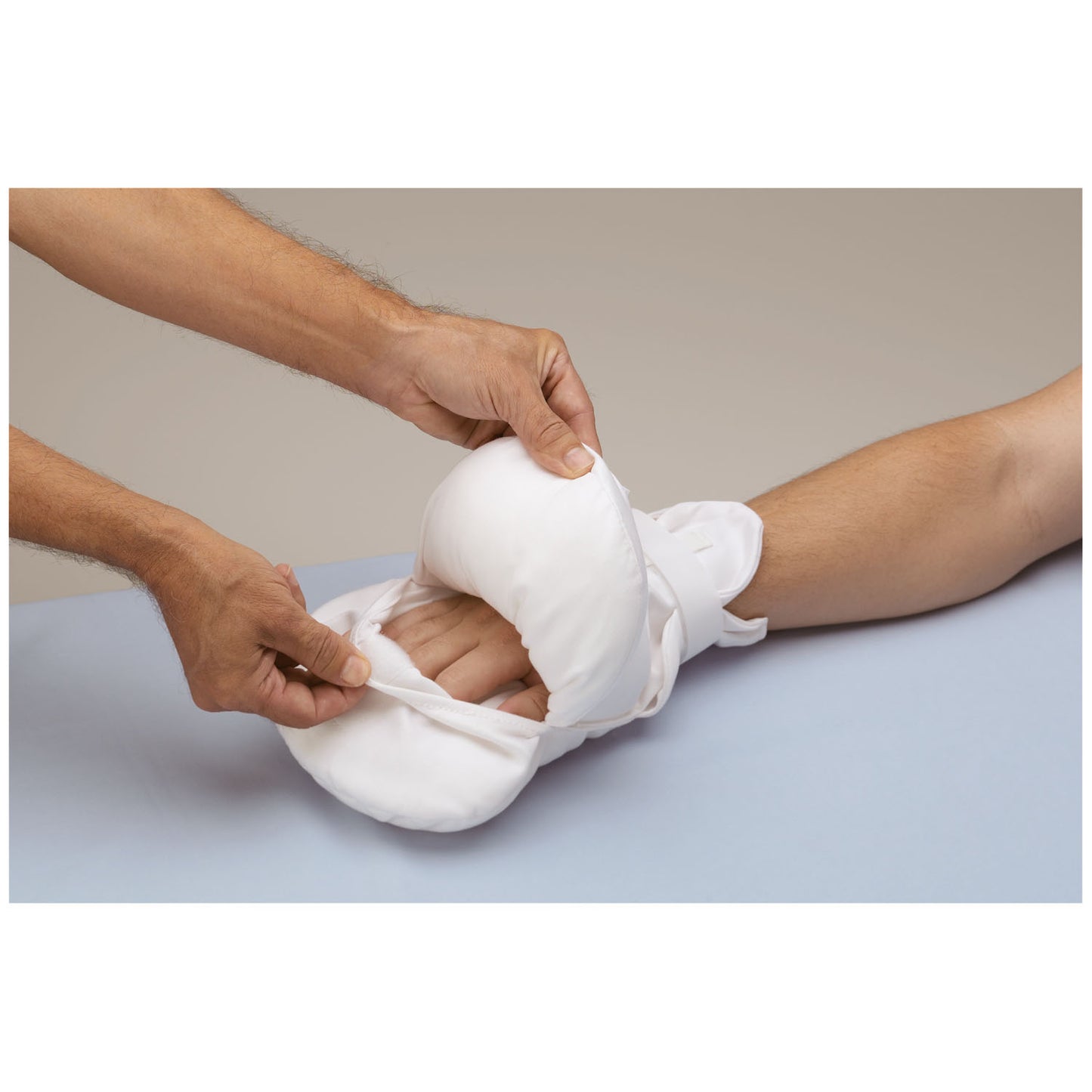 Posey Hand Control Mitt, Peek-A-Boo, One Size Fits Most, Hook and Leep Closure, w/o Straps, No Finger Seperators, Double Padded, Nylon, White (Continental US + HI Only)