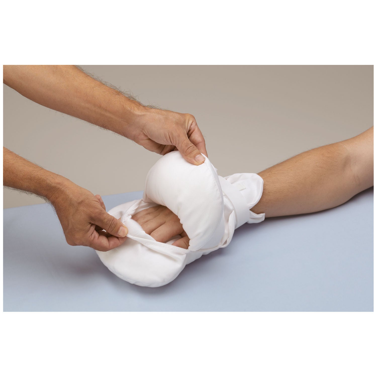 Posey Hand Control Mitt, Peek-A-Boo, One Size Fits Most, Hook and Leep Closure, w/o Straps, No Finger Seperators, Double Padded, Nylon, White (Continental US + HI Only)