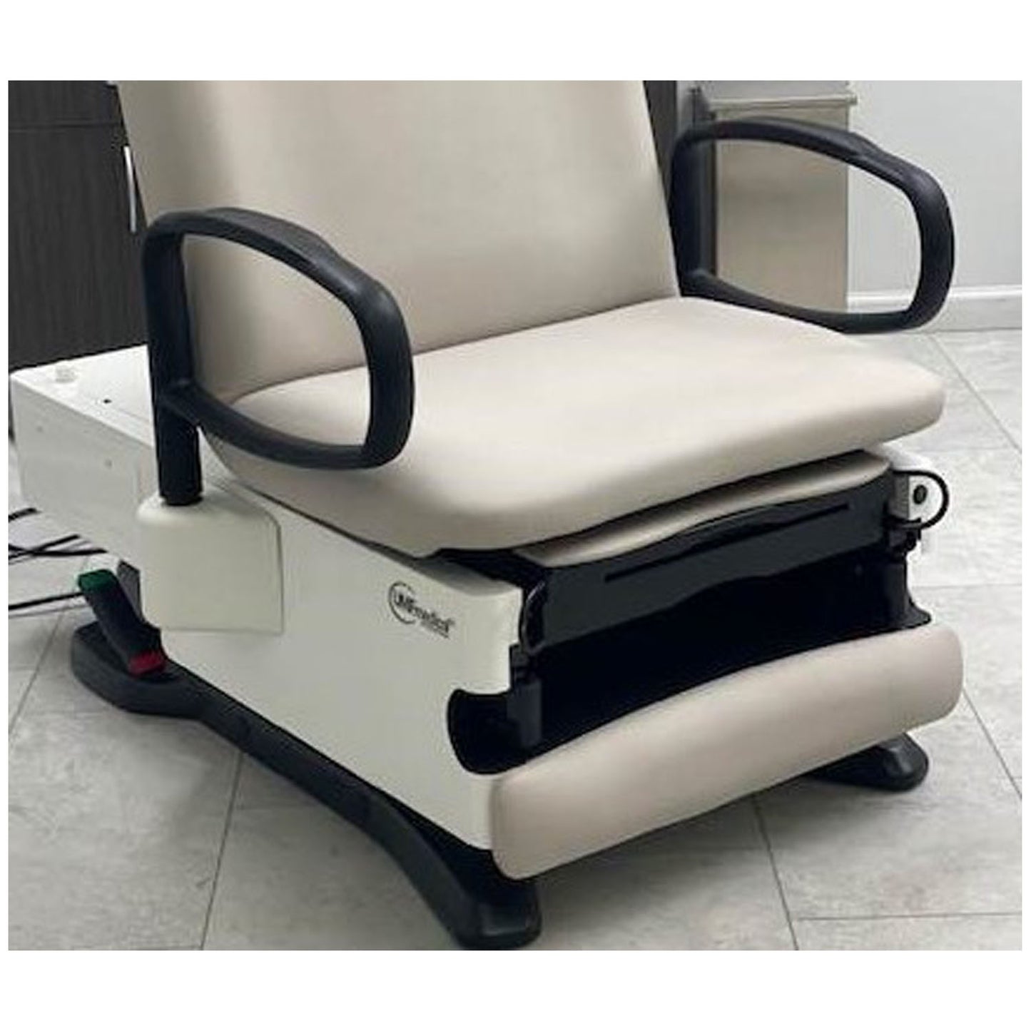 Patient Assist Armrests & Safety Rails, Black, Pair, Multi-Positioning, Field Installable with Wheelchair Transfer & Safety Rail Positions for Series 4040-650 & 4070-650 (DROP SHIP ONLY)
