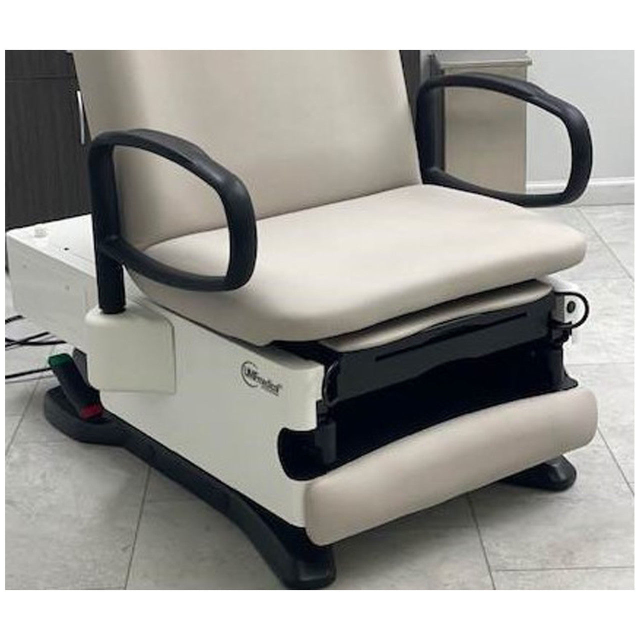 Armrest Extenders, Patient Assist (pair), for Armrests (-042) for 32 Upholstered Cushion (-705), Factory Installed, Exam Chair Series 4040-650 & 4070-650 (DROP SHIP ONLY)
