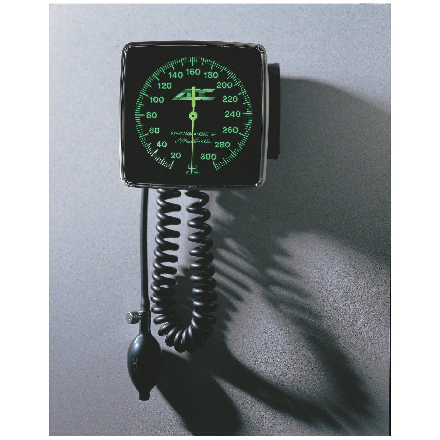 Thigh Wall-Mounted Aneroid, Black, Latex Free (LF)