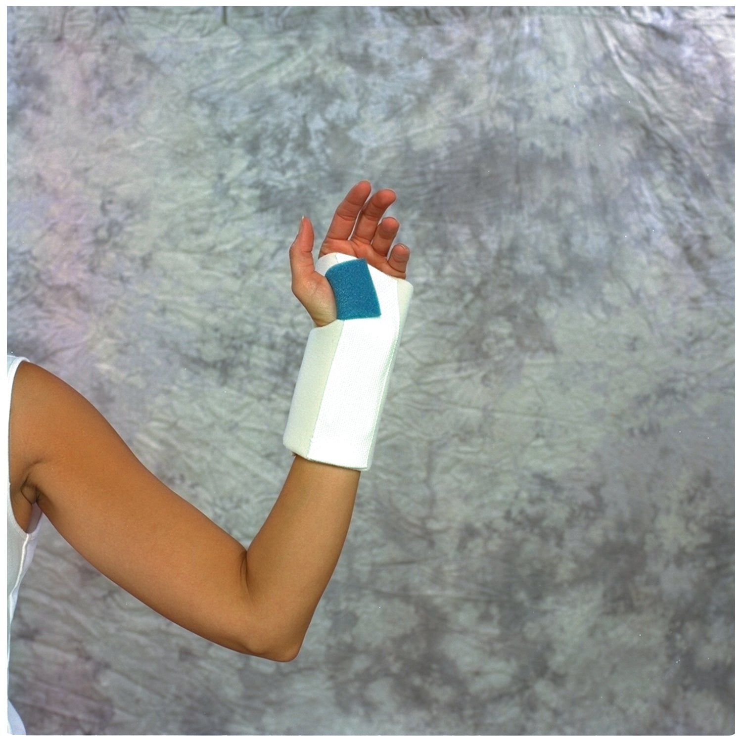 Wrist Support, 8", Specify X-Small  2_"- 3_" or Regular 3"-4_"