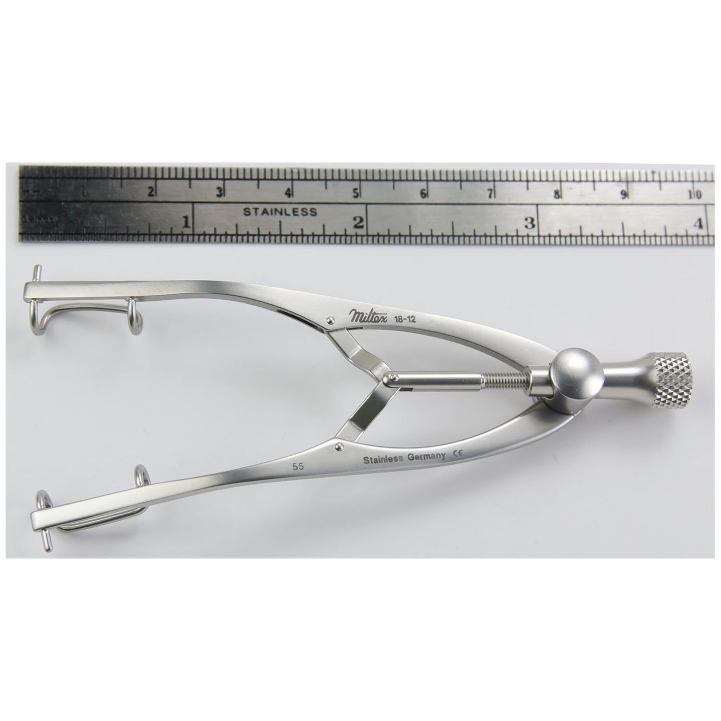 Castroviejo Eye Speculum, 3_", Medium Blades 15 x 5mm O.D.