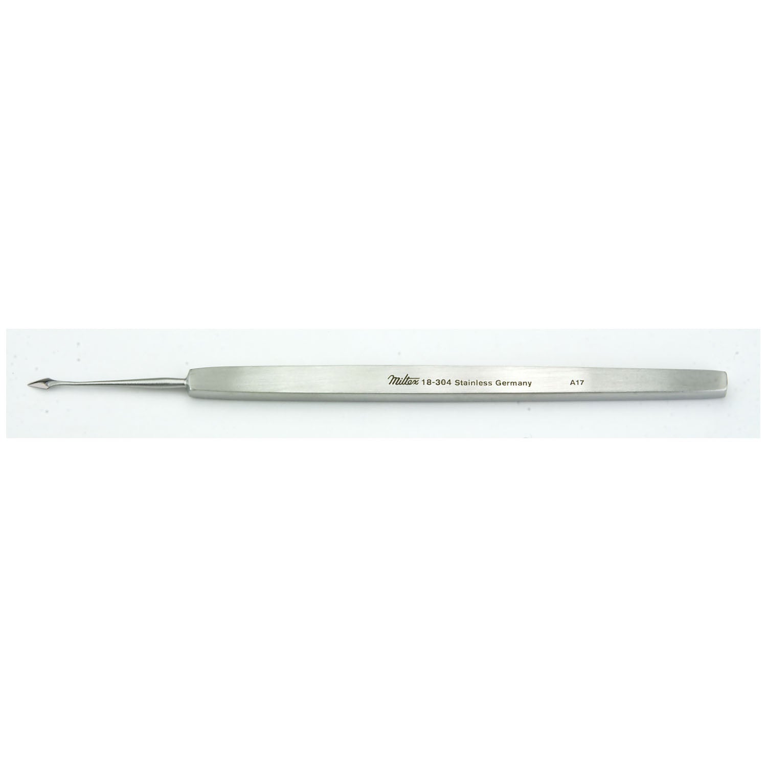 Walter Corneal Spud, 4 5/8", Curved Blade 4mm