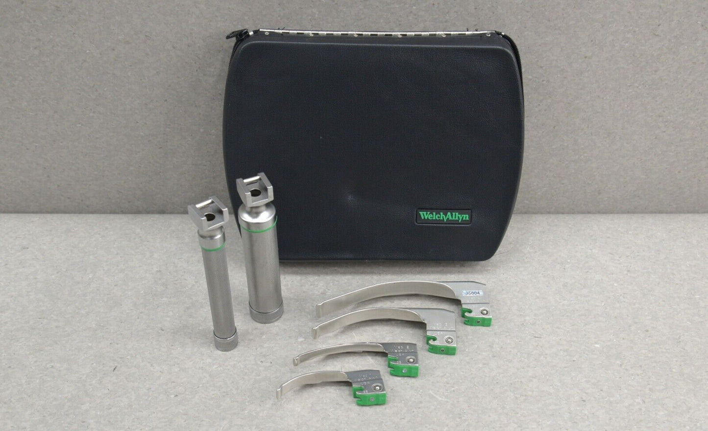 Macintosh 2.5V Standard Laryngoscope Set, Lamp at Distal Tip, Stainless Steel, Blade Sizes #1 to #4, Medium C- Cell Power Handle, Small AA-Cell Power Handle, Hard Storage Case (US Only)