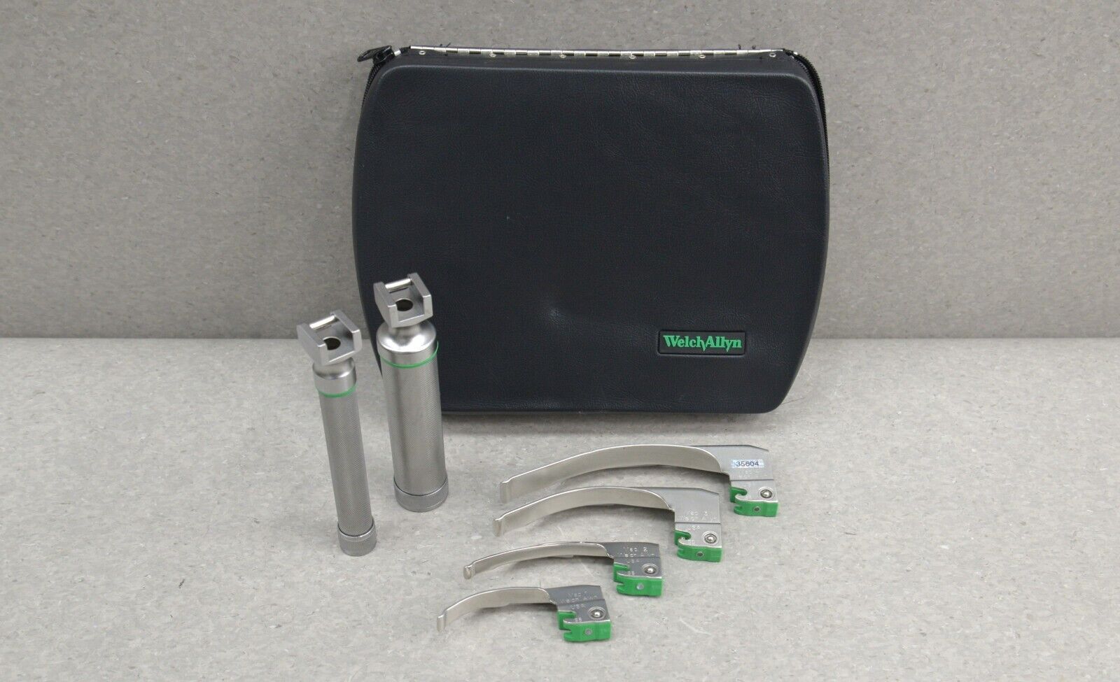 Macintosh 2.5V Standard Laryngoscope Set, Lamp at Distal Tip, Stainless Steel, Blade Sizes #1 to #4, Medium C- Cell Power Handle, Small AA-Cell Power Handle, Hard Storage Case (US Only)