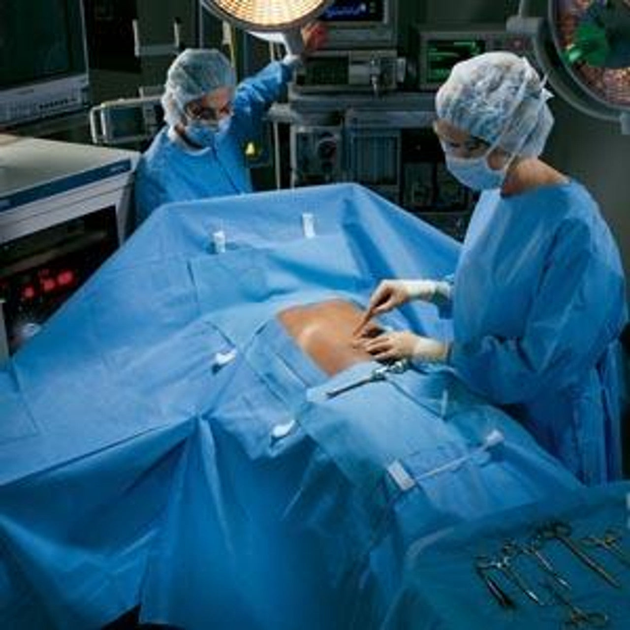 Laparoscopy Pack I, Includes: (1) Laparoscopy T Drape, 98" x 41" x 99", (2) Leggings with 6" Cuffs, 31" x 48", (1) Under Buttocks Drape, Plastic, 29.5" x 44", (1) Back Table Cover, Zone-Reinforced, 44" x 90", (1) Absorbent Towel, 15" x 22", Sterile, 10/cs (US Only)