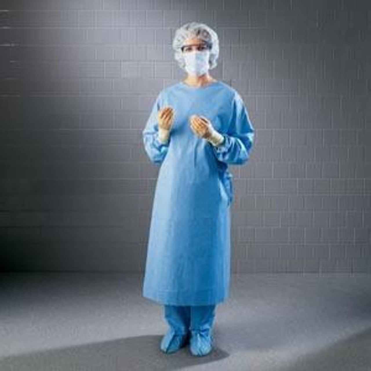 Surgical Gown, Polypropylene Fabric, 2X-Large, AAMI 3, 9/bx, 4 bx/cs (US Only)