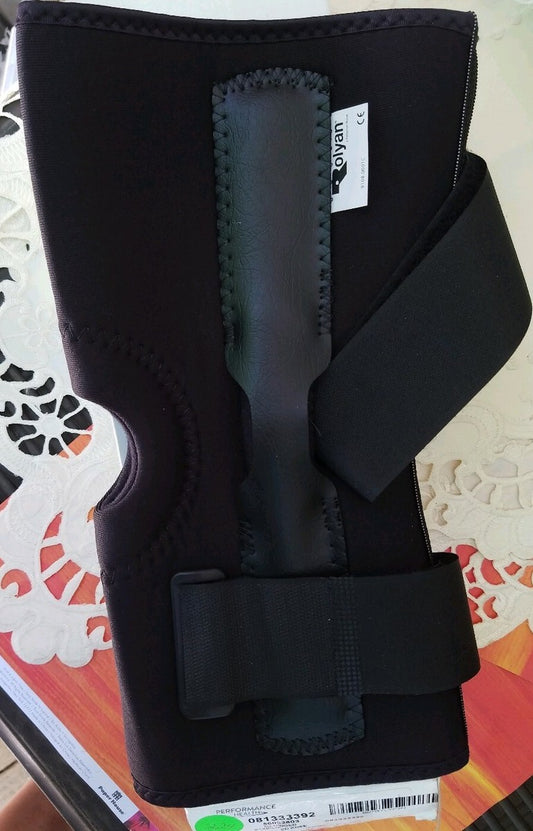 D3 Hinged Knee Brace, Pull-On, Medium (US Only)