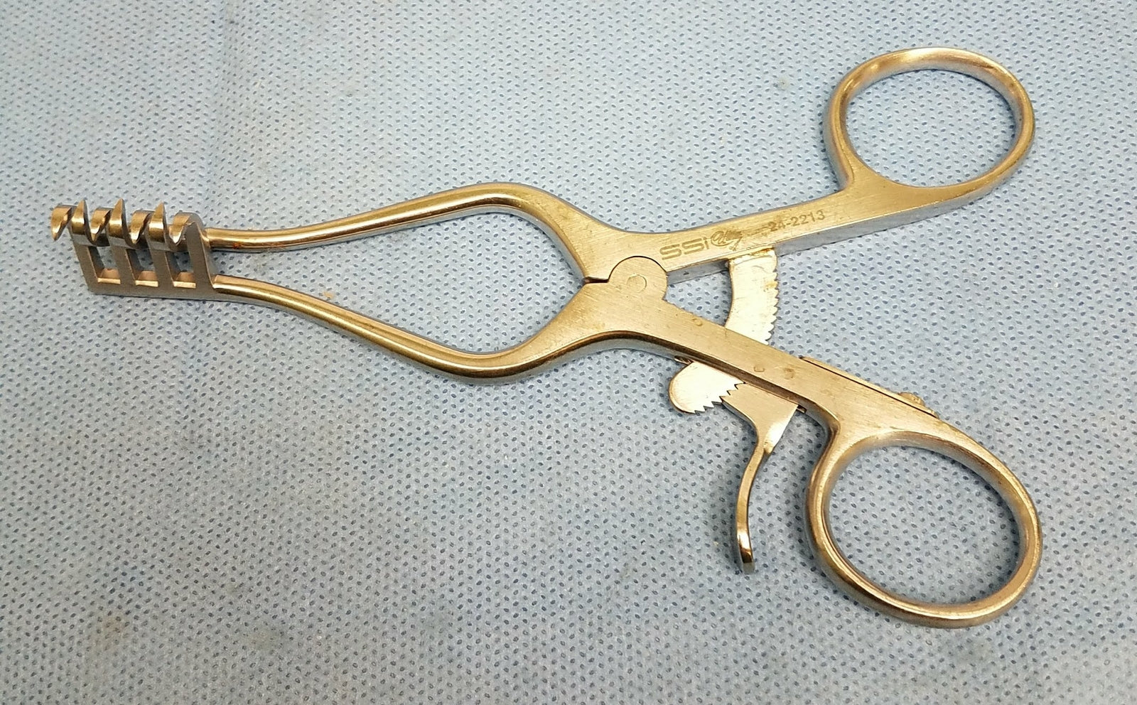 Symmetry Retractor, Weitlaner, Sharp, 3x4 Prong, 5 1/2 in (US Only) (Not Available For Sale into Canada)